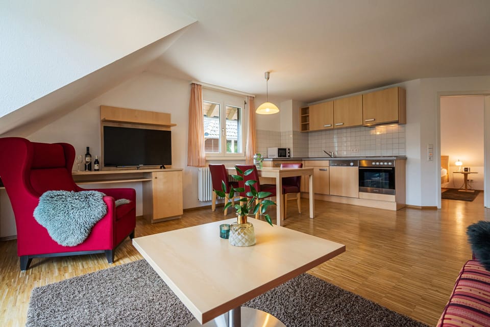 Apartment. Lake. Side | Private kitchen | Cookware/dishes/utensils