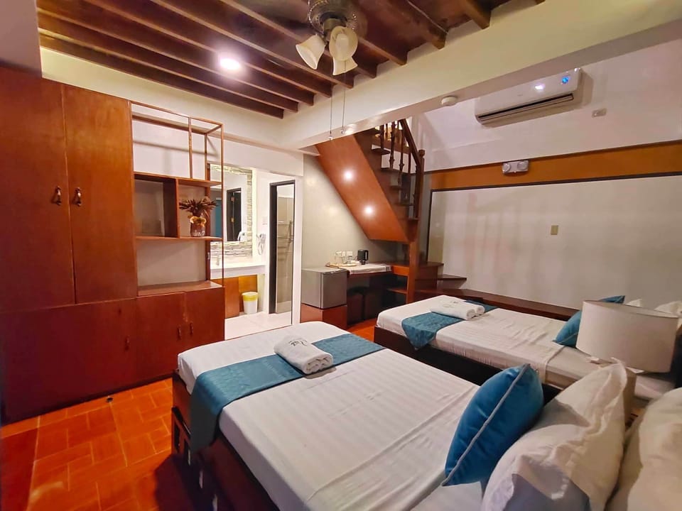 Premier Loft | Desk, free WiFi, bed sheets