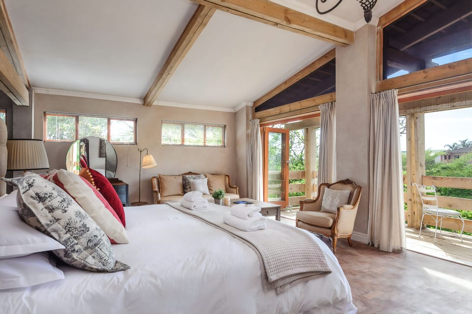 Luxury suite | Premium bedding, pillowtop beds, in-room safe, individually decorated