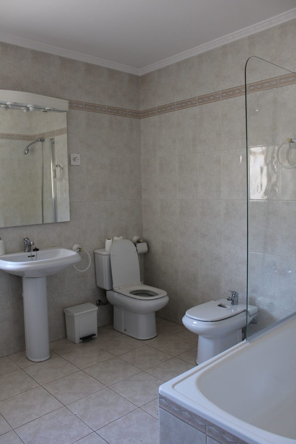 Double Room Single Use | Bathroom | Towels