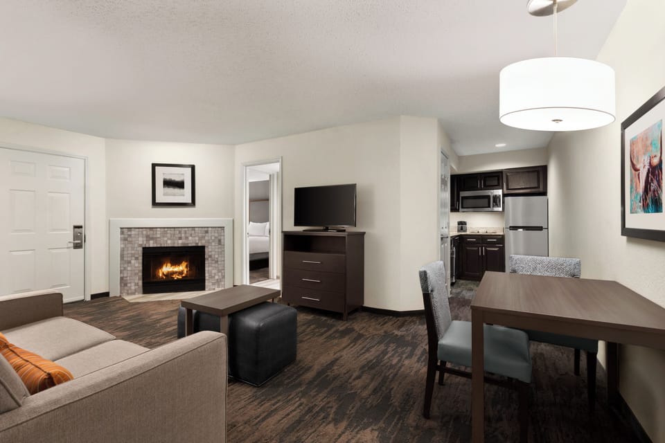 1 bedroom, in-room safe, laptop workspace, iron/ironing board