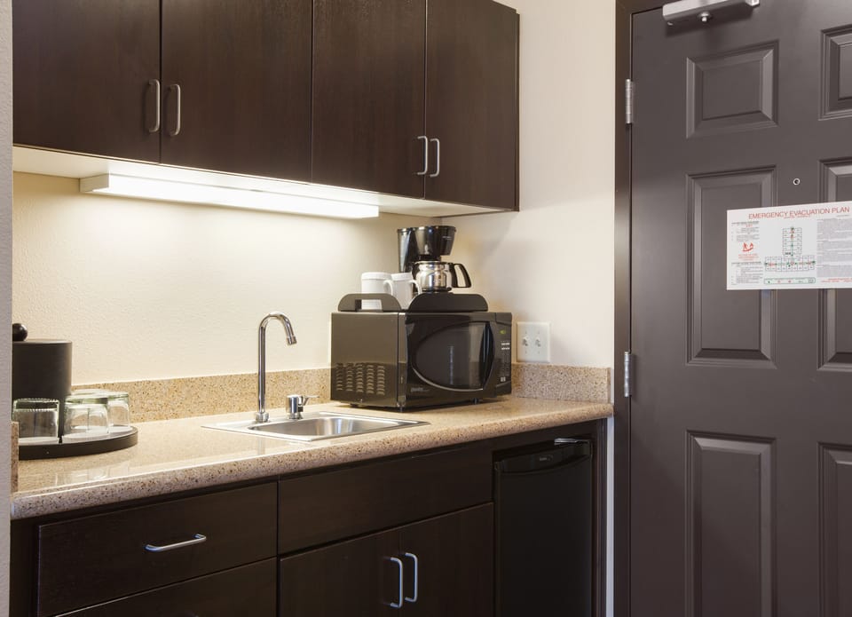 Premium bedding, pillowtop beds, minibar, in-room safe