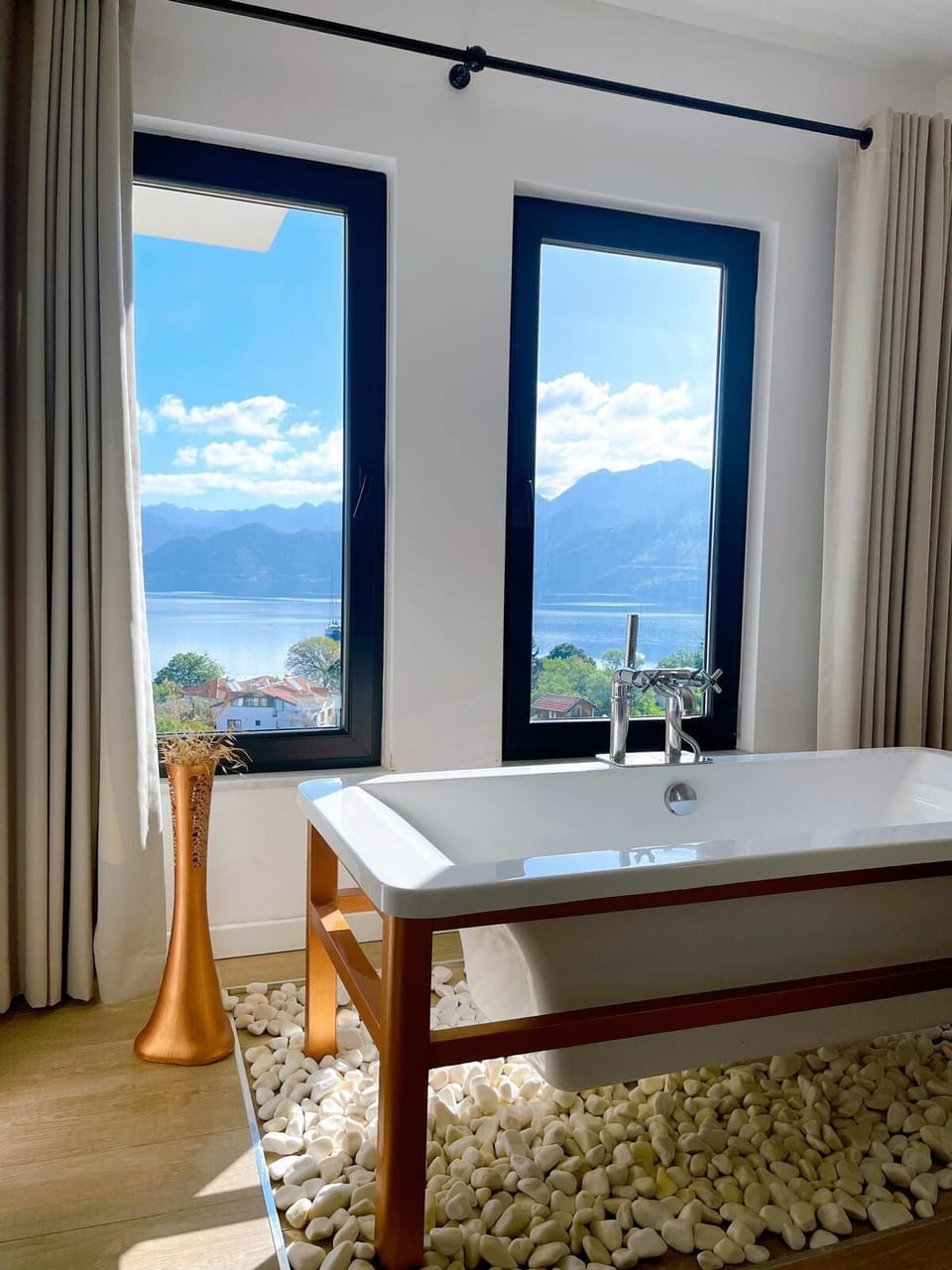 Executive Double Room (No8 Copper Suite) | Egyptian cotton sheets, premium bedding, minibar, in-room safe