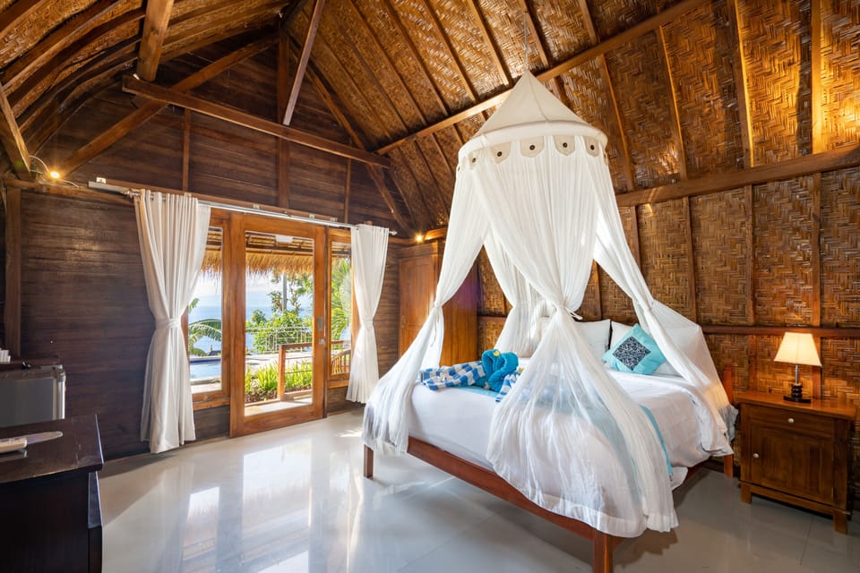 Classic Double Room, 1 Bedroom, Pool Access, Ocean View | In-room safe, soundproofing, bed sheets