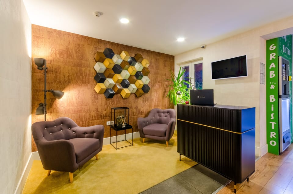 LX51 Lisbon Center - Studios & Suites by APT IIN Bed and Breakfast in Lisbon