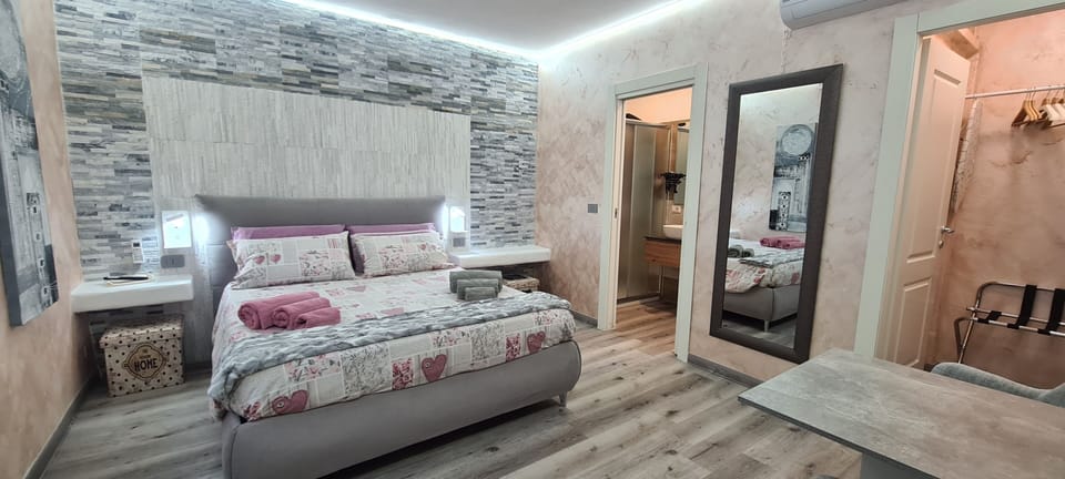 Classic Double Room, 1 Queen Bed, Private Bathroom | In-room safe, desk, blackout drapes, iron/ironing board