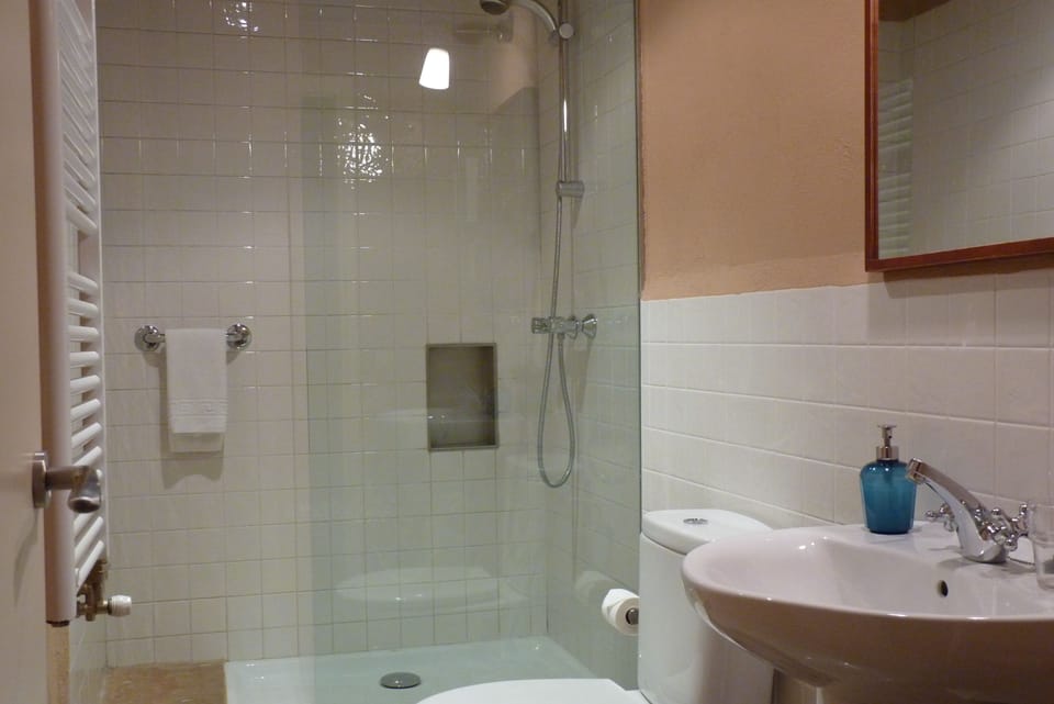 Desk, cribs/infant beds, rollaway beds, free WiFi