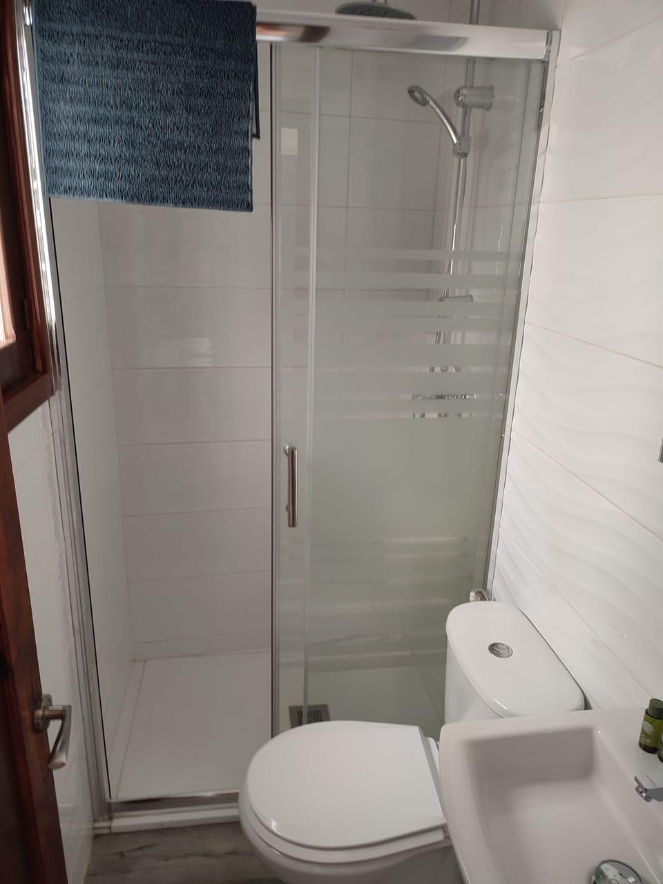 Double Room | Bathroom | Shower, towels