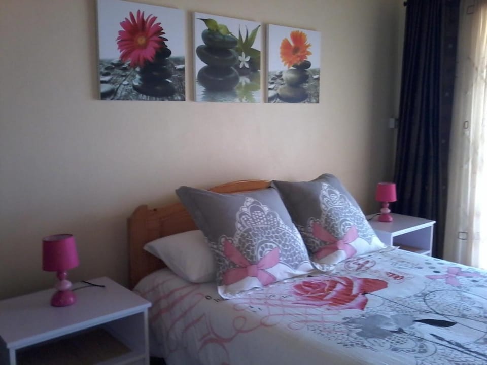 1 bedroom, iron/ironing board (on request), WiFi (free)