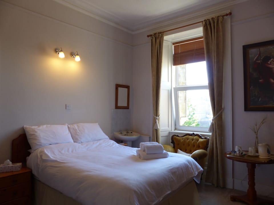 Standard Double Room, 1 Double Bed, City View | Free WiFi, bed sheets