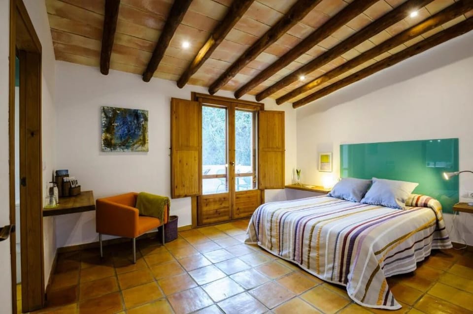 Junior Studio Suite, 1 Queen Bed, Mountain View | Egyptian cotton sheets, premium bedding, down comforters, pillowtop beds