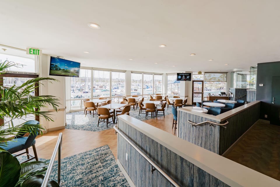 Breakfast, lunch, dinner served; American cuisine, pool views 