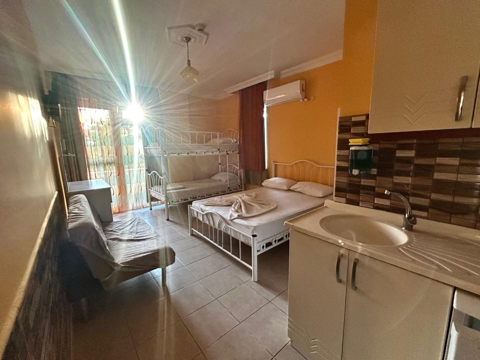 Double Room | Desk, WiFi (free)