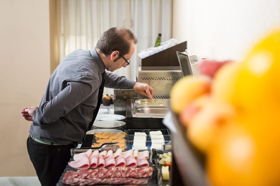 Daily buffet breakfast for a fee