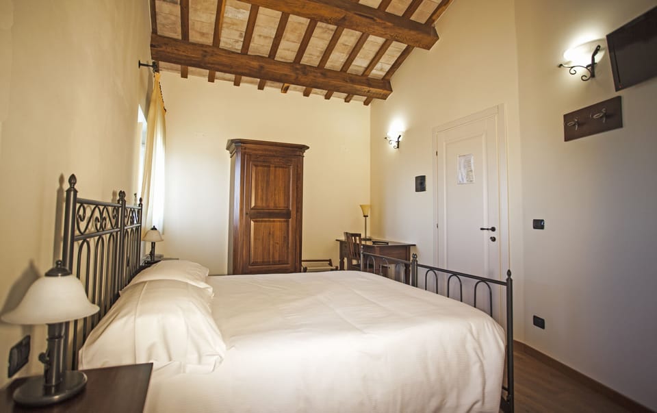 Double Room, Hill View | Desk, free cribs/infant beds, free WiFi, bed sheets