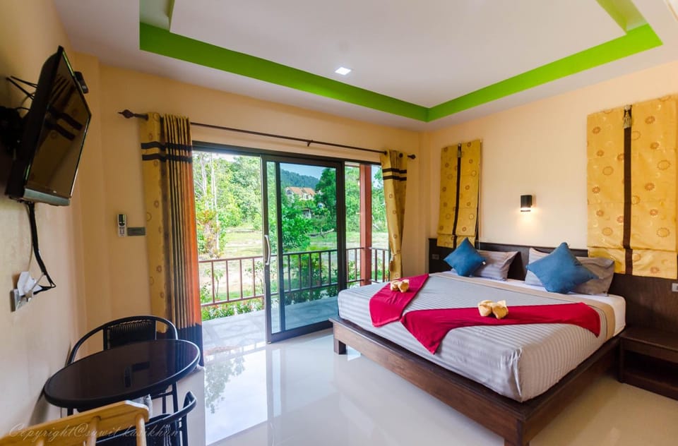 Minibar, in-room safe, desk, soundproofing