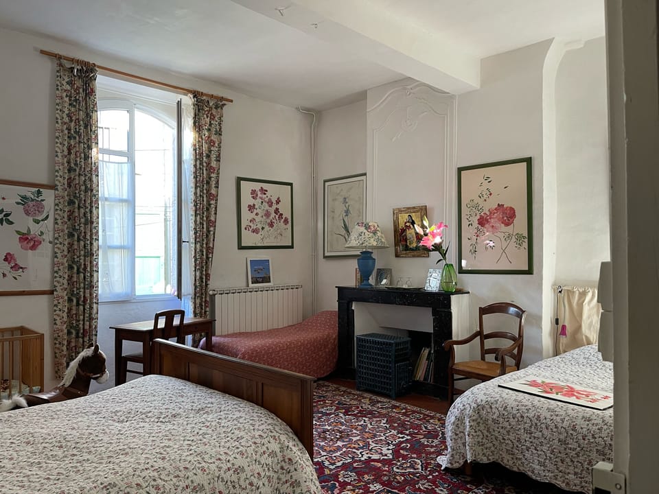 Family Room (Amélie) | Street view