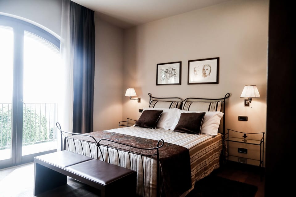 Double Room, Balcony | In-room safe, desk, soundproofing, iron/ironing board