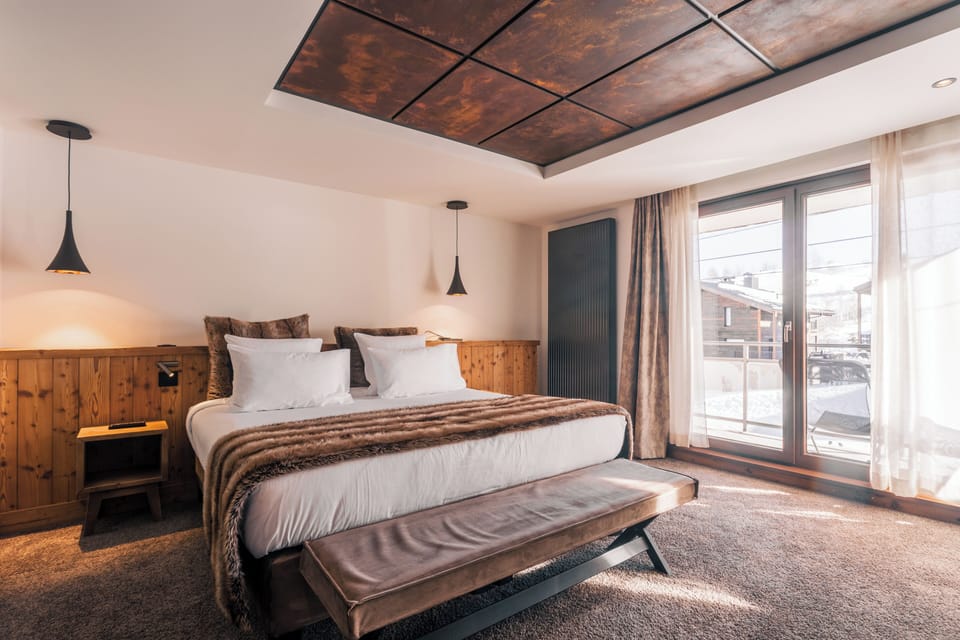 Classic Double Room | Premium bedding, minibar, in-room safe, individually decorated