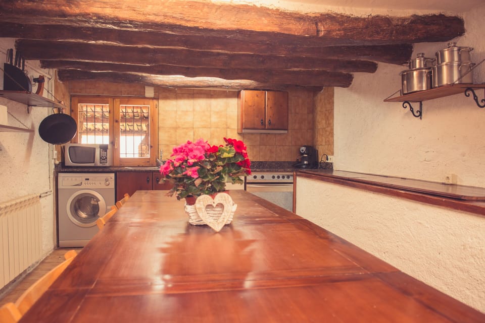 Villa | Private kitchen | Full-size fridge, microwave, oven, stovetop