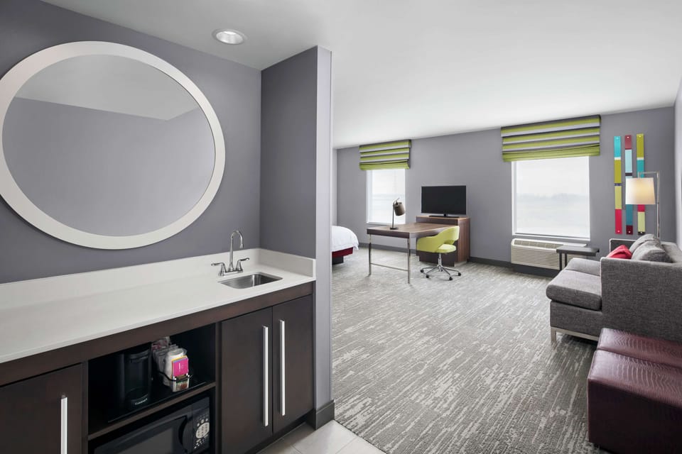 In-room safe, free WiFi, bed sheets