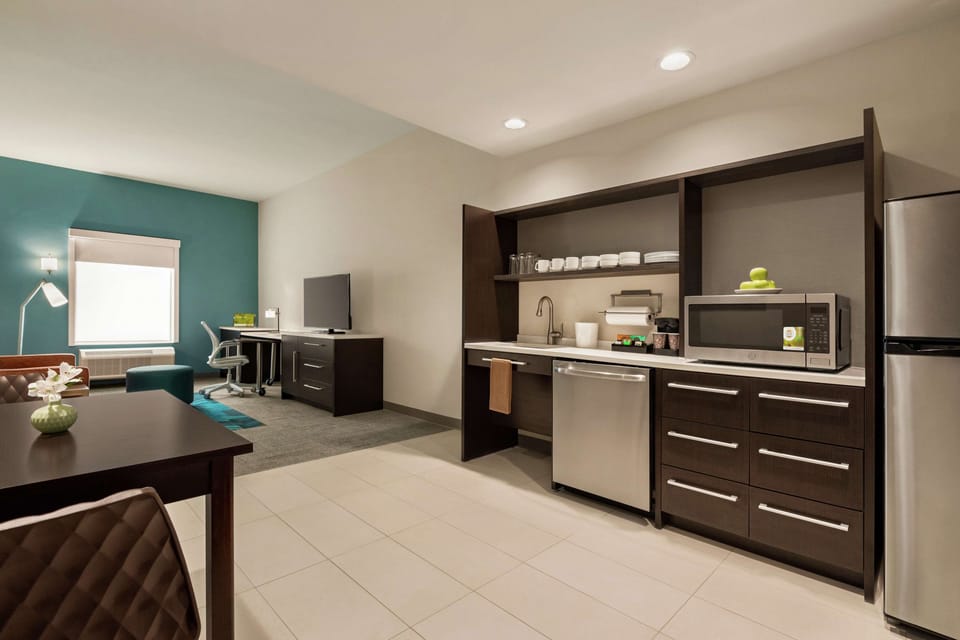 In-room safe, free cribs/infant beds, free WiFi, bed sheets