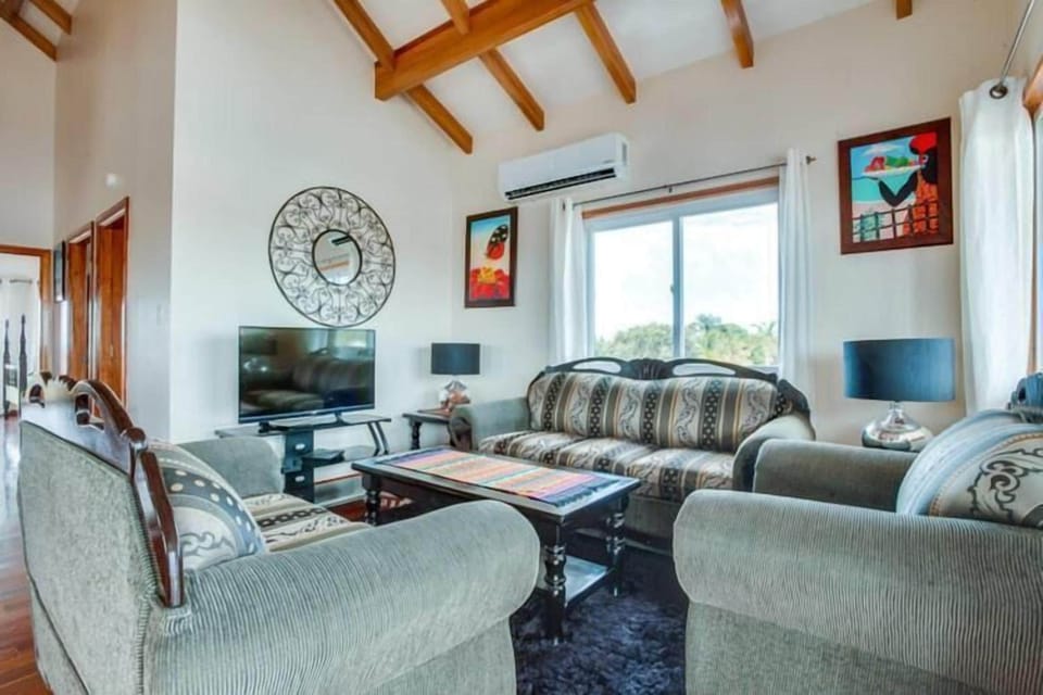 Elite House, 2 Bedrooms, Pool View, Poolside | Living room | Flat-screen TV