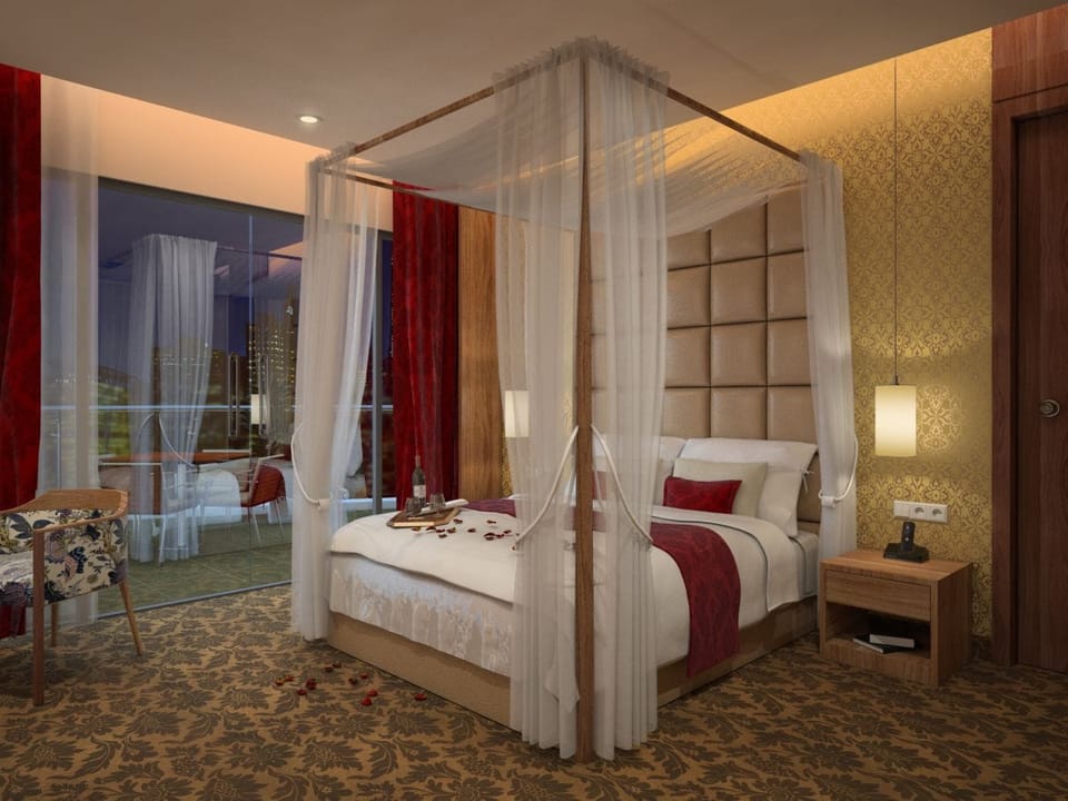 Egyptian cotton sheets, premium bedding, minibar, in-room safe
