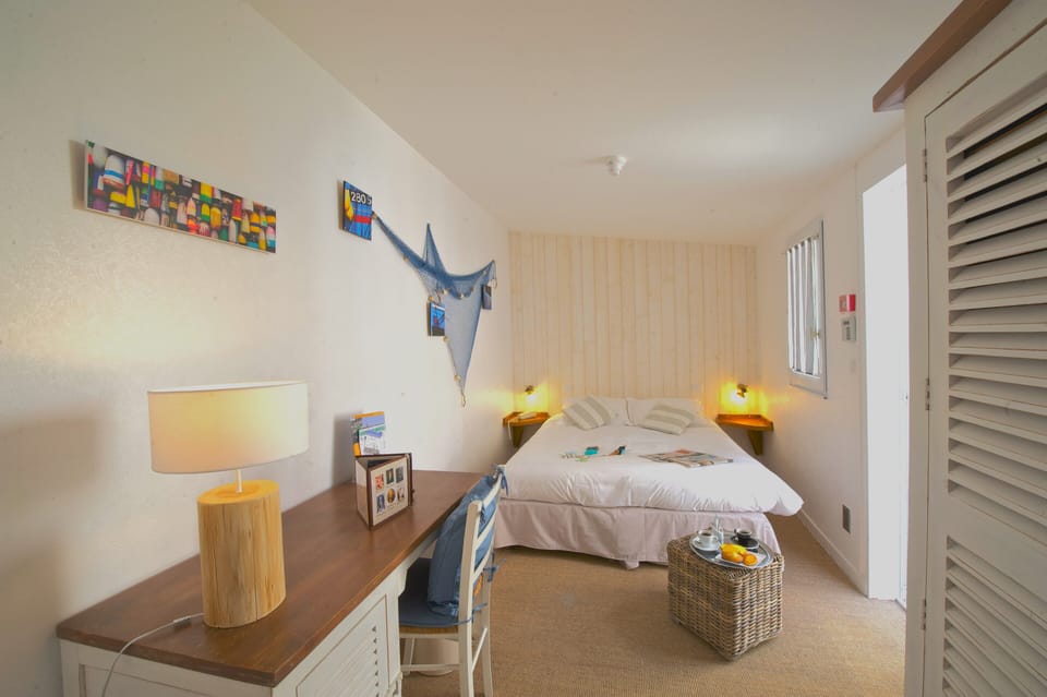 Double or Twin Room (Charme) | Individually decorated, individually furnished, desk, laptop workspace