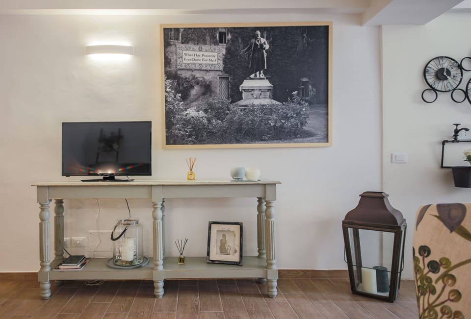 Apartment, 2 Bedrooms | 2 bedrooms, cribs/infant beds, free WiFi, bed sheets