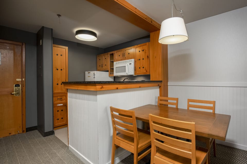 Microwave, coffee/tea maker, electric kettle, toaster