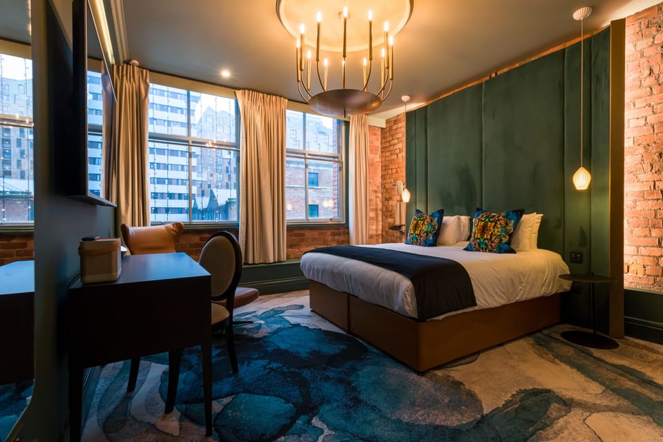 Egyptian cotton sheets, premium bedding, pillowtop beds, minibar