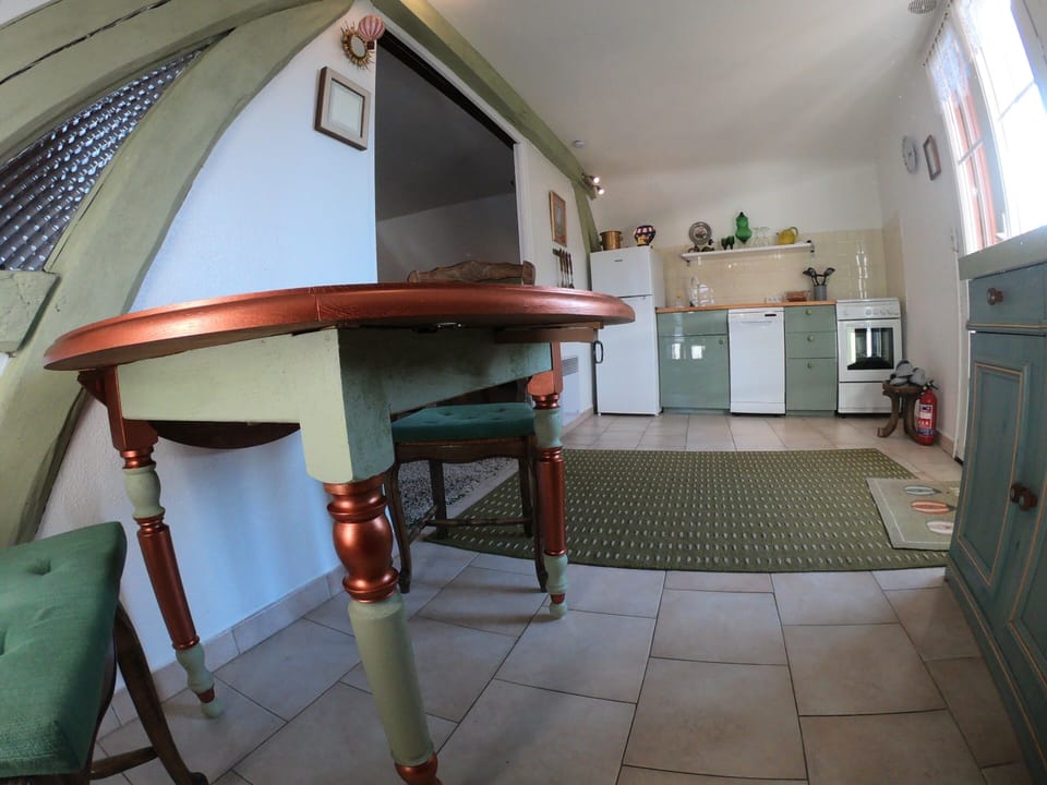 Apartment, Ensuite (Les Appartements) | Private kitchen
