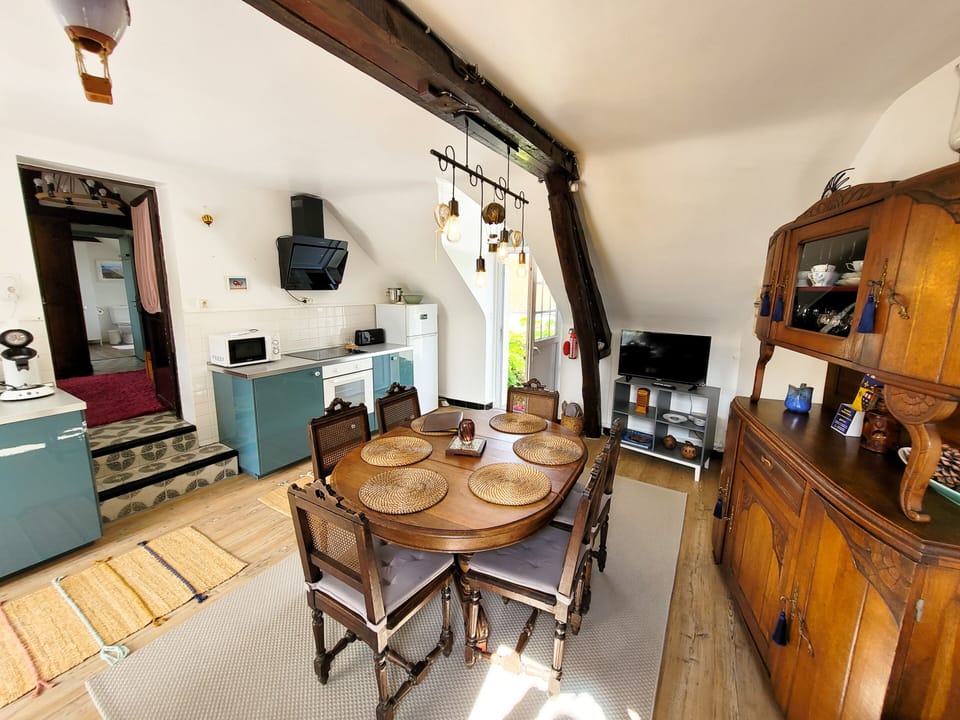 Classic Apartment, Ensuite (Les Terrasses) | Dining