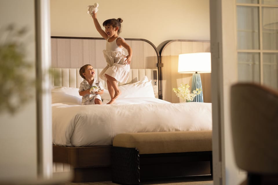 Hypo-allergenic bedding, in-room safe, desk, laptop workspace