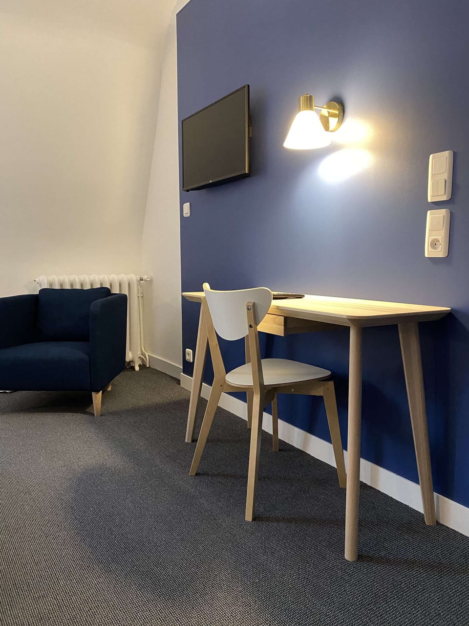 Comfort Double Room | In-room safe, desk, iron/ironing board, free WiFi