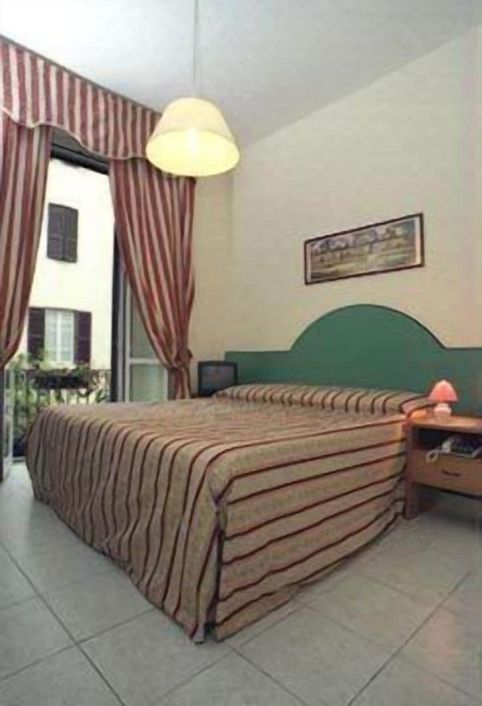 Select Comfort beds, in-room safe, desk, iron/ironing board