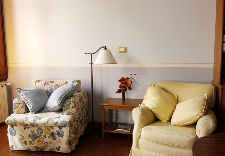 WiFi (free), bed sheets