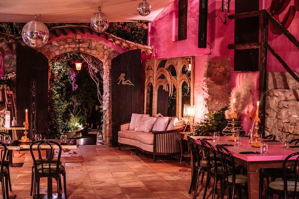 Pikes Ibiza - Adults Only Hostel in Ibiza