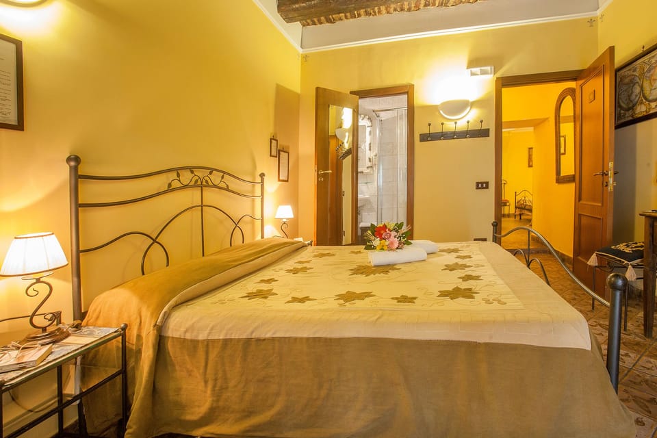 Superior Double Room, City View | Premium bedding, in-room safe, desk, soundproofing