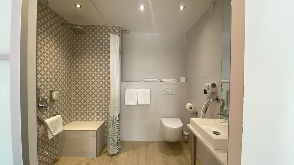 Superior Room, 1 King Bed | Premium bedding, minibar, in-room safe, iron/ironing board