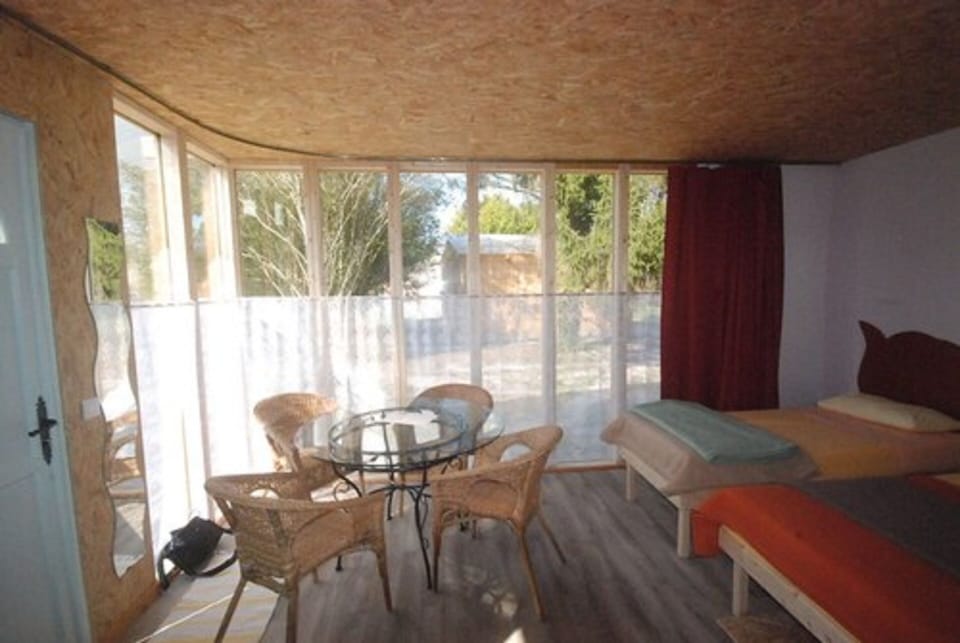 Chambre Quintuple dans le parc | Individually decorated, individually furnished, blackout drapes