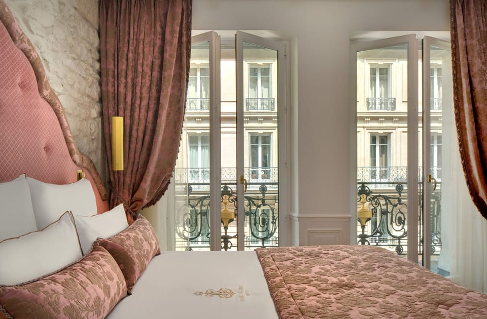 Deluxe Double Room, 1 Queen Bed | Egyptian cotton sheets, premium bedding, minibar, in-room safe