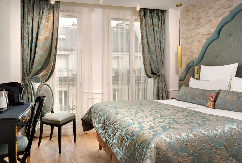 Deluxe Double Room, 1 Queen Bed | Egyptian cotton sheets, premium bedding, minibar, in-room safe