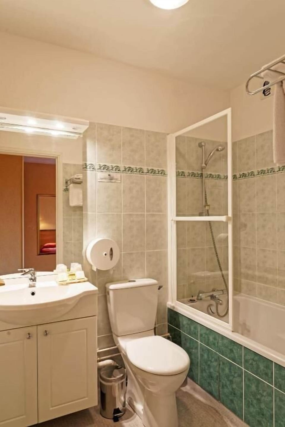 Hair dryer, towels