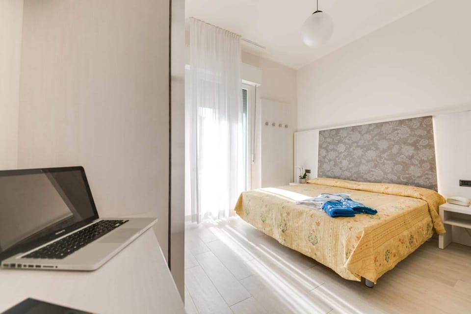 In-room safe, desk, free WiFi, bed sheets