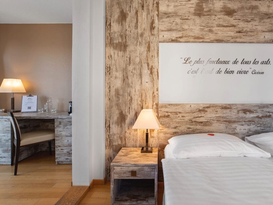 Design Double Room | Hypo-allergenic bedding, in-room safe, desk, blackout drapes