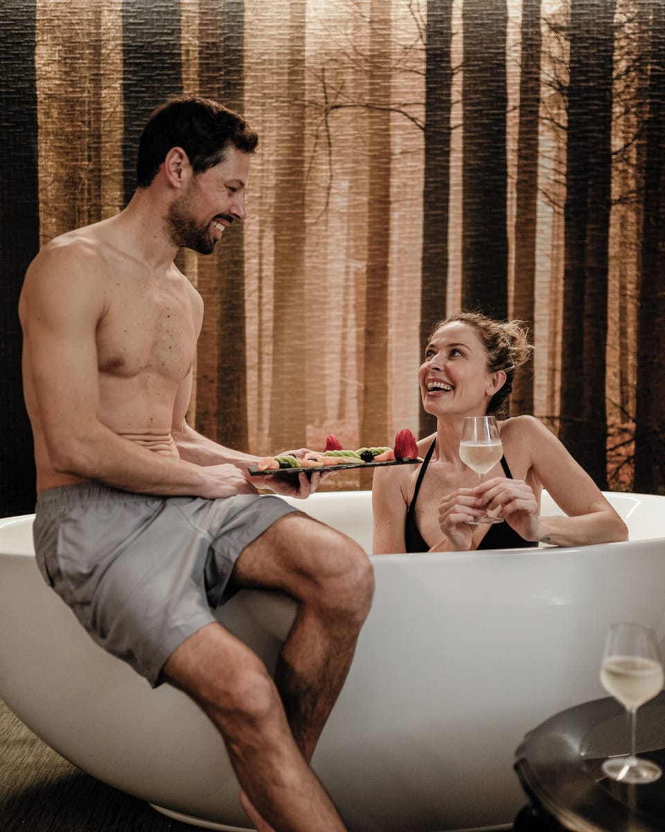 Couples treatment rooms, sauna, hot tub, steam room, Turkish bath