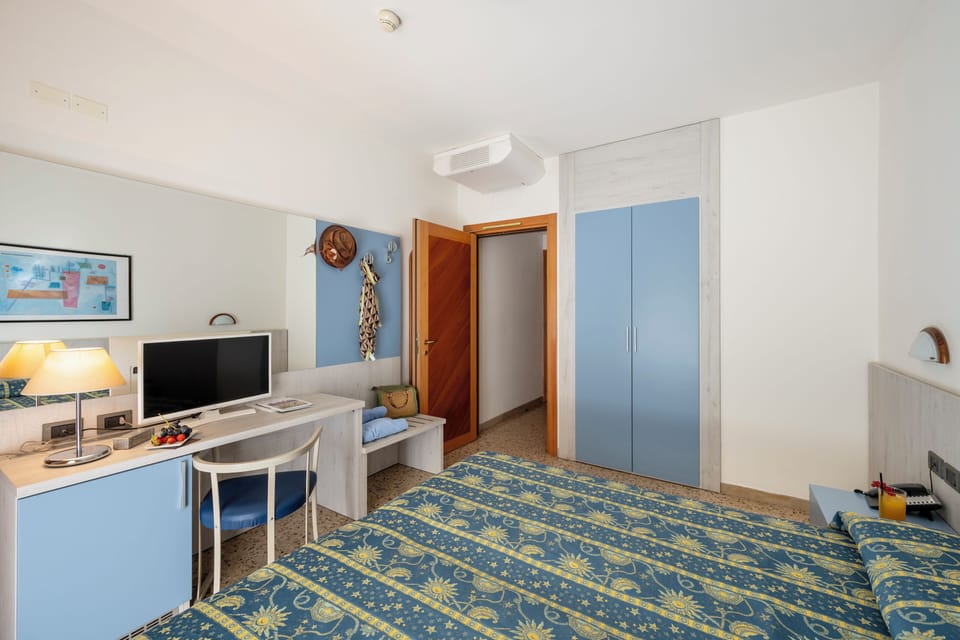 Standard Double Room, Balcony | Down comforters, in-room safe, desk, bed sheets