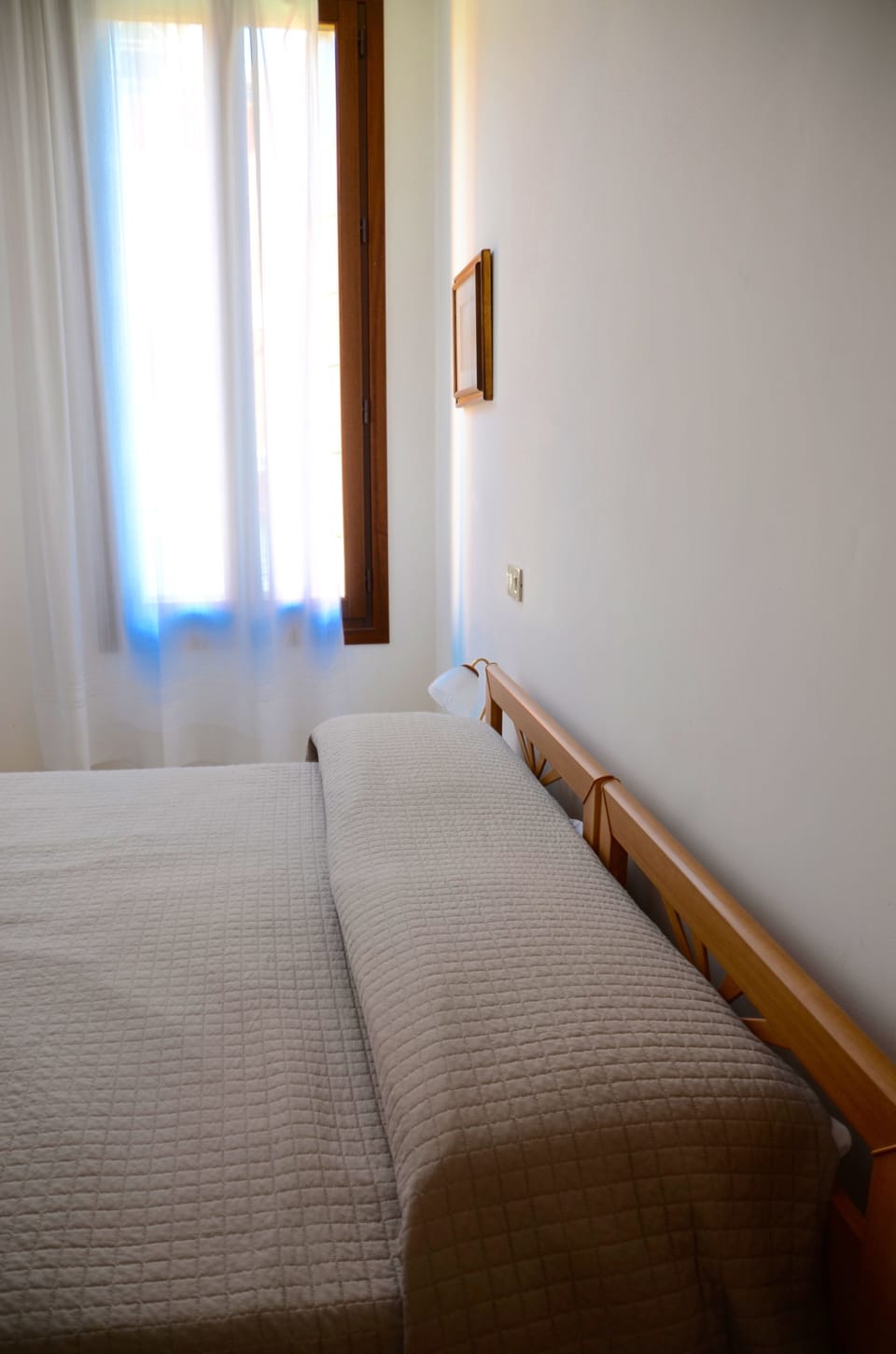 Triple Room | Minibar, in-room safe, desk, soundproofing